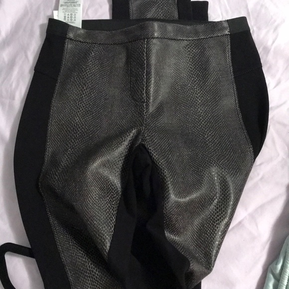 New BCBG Maxaria snakeskin pants - Picture 3 of 4